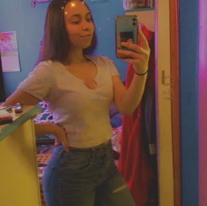 Meet your Posher, Kayla